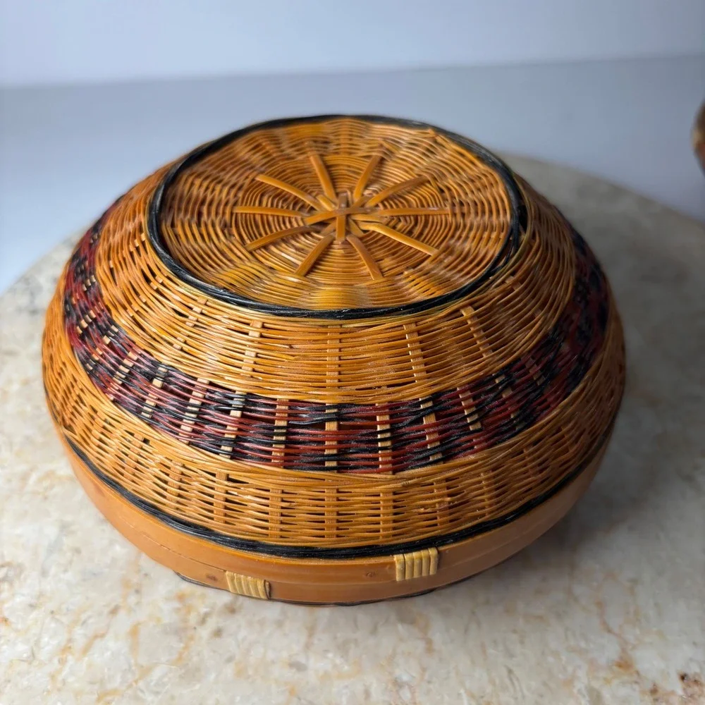 2 Vintage Hand Woven Nesting Baskets Brown‎ Woven Boho Circular Stackable